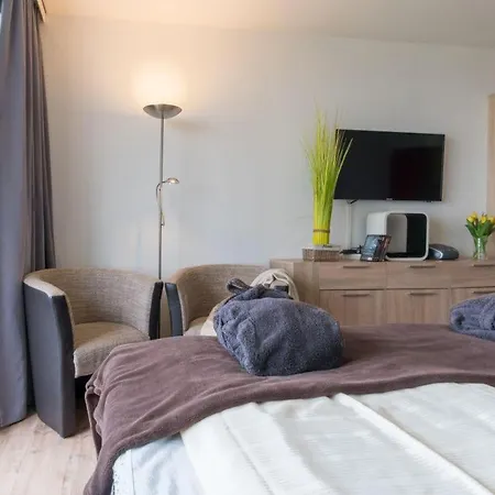 Διαμέρισμα Haus-schoene-aussicht-wohnung-2-04-strandleben