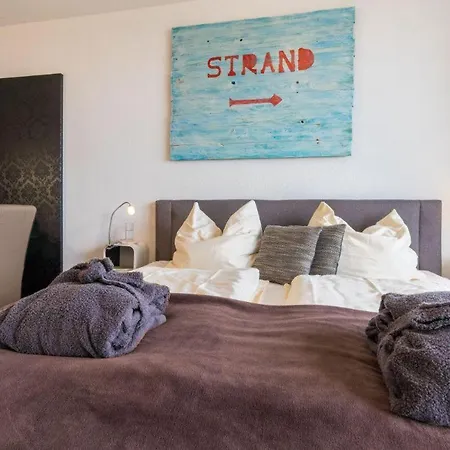 Haus-schoene-aussicht-wohnung-2-04-strandleben Appartamento Heiligenhafen